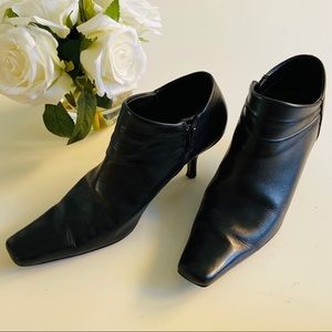 Bandolino Women’s Square Toe Ankle Boots